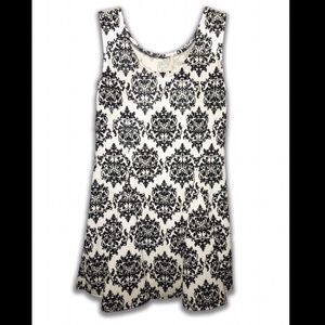 Patterned, flared tank top